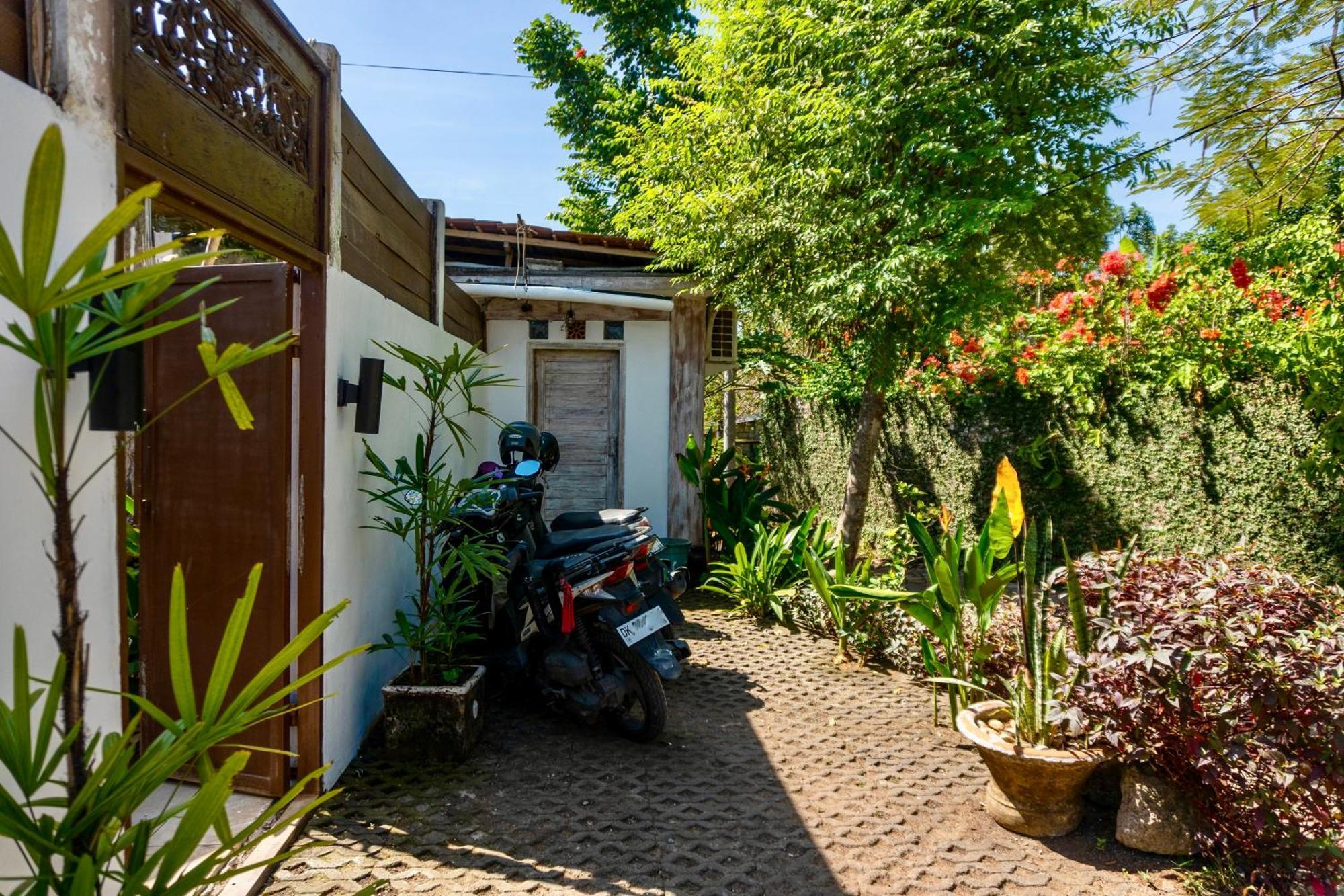 Готель Damai Uluwatu Екстер'єр фото