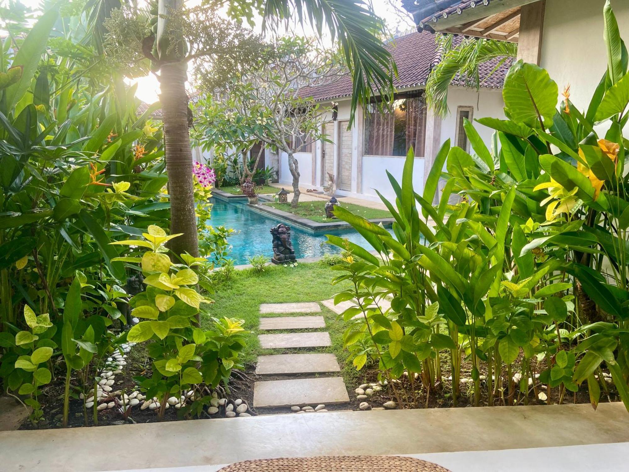 Готель Damai Uluwatu Екстер'єр фото